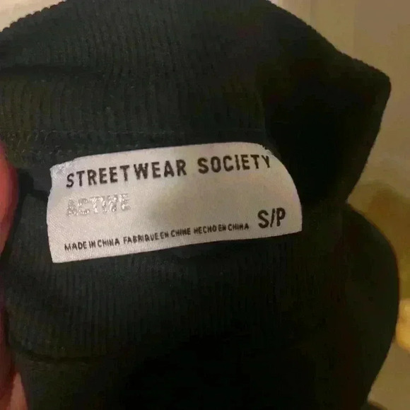 Y2K Angel Inspired Embellished Cropped Sweater – Black Mock Neck size S - Picture 4 of 4